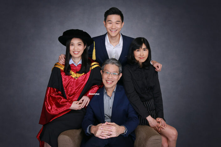 Singapore best convocation family photographer services