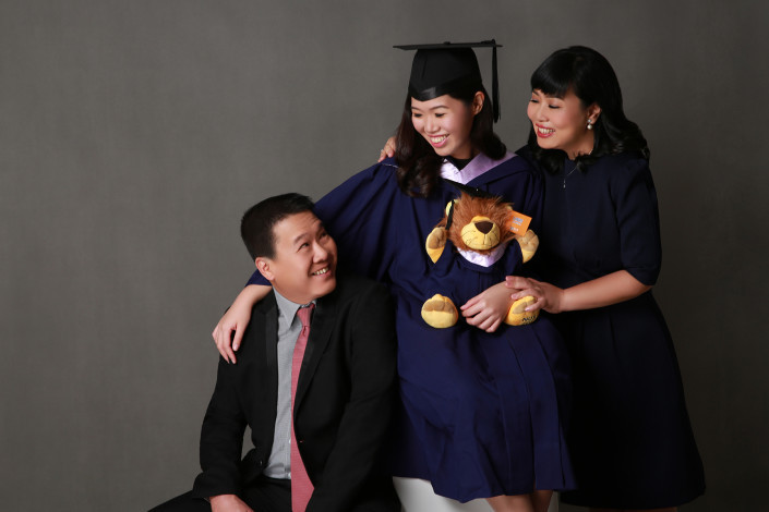 Singapore convocation family photographer services