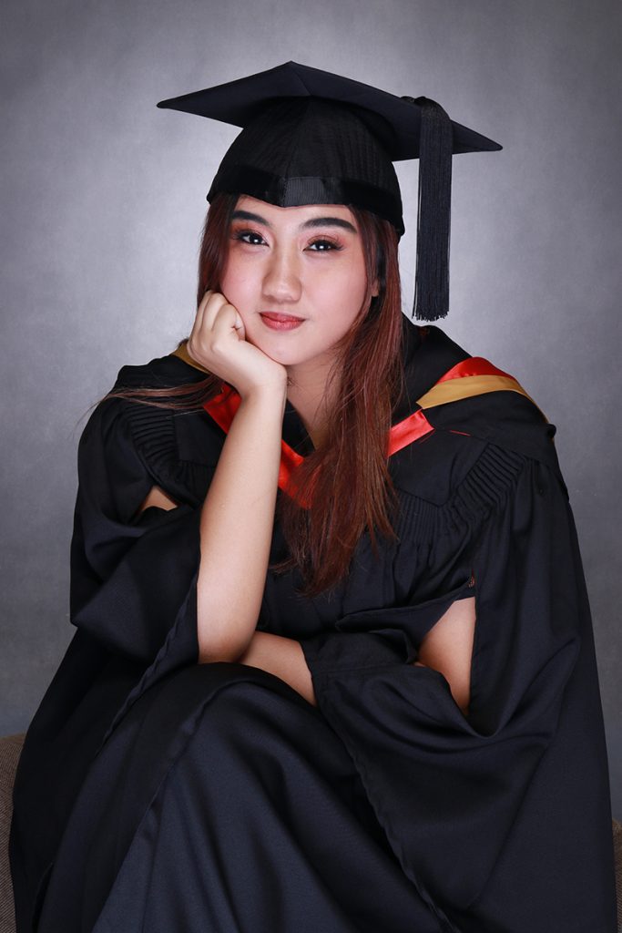 SINGAPORE_GRADUATION_PHOTOGRAPHY_THE_BEAUTYBOX_STUDIO_LOAN_OF_GOWN ...