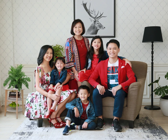 Professional Family Photo Studio